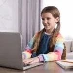 kid using a laptop